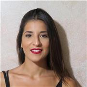 Laureata in lingue straniere (inglese e spagnolo) impartisce lezioni private